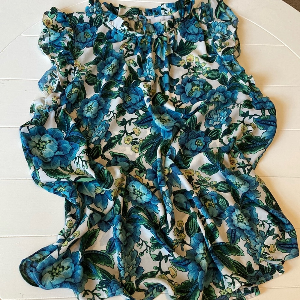 Lovely Floral Sleeveless Blouse